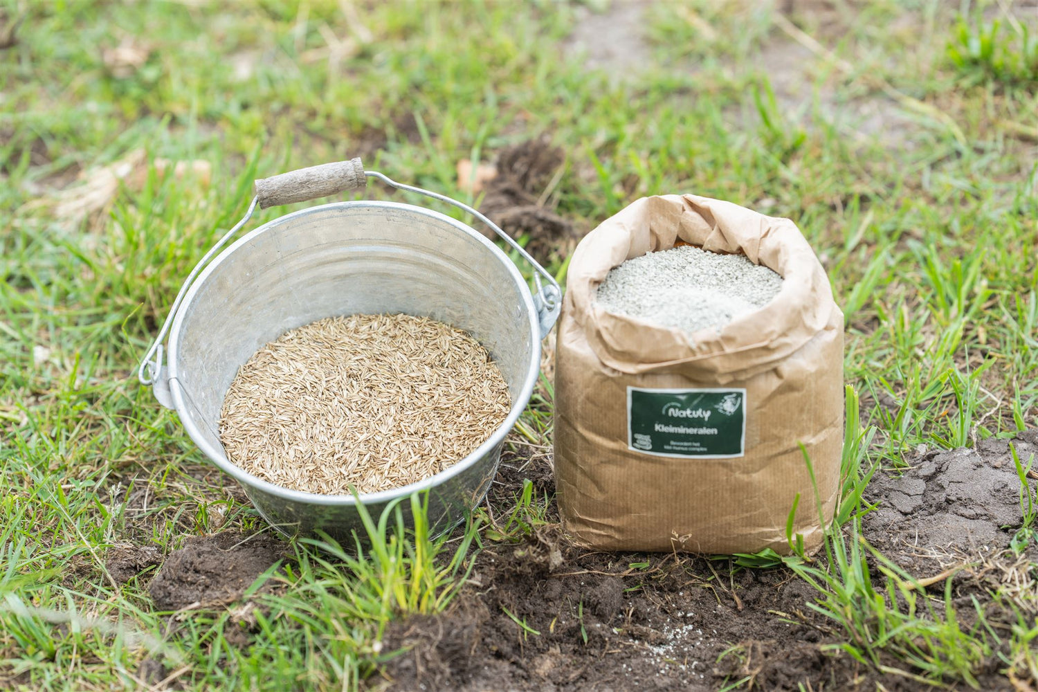Kleimineralen met graszaad voor gezonde bodem